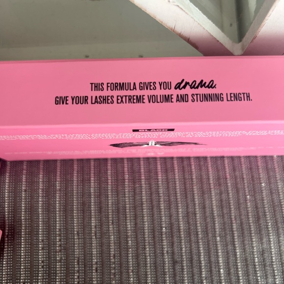 NIB Jeffrey Star 2pc set Mascara Black and The Gloss Paid in Full Lip gloss - Picture 9 of 10